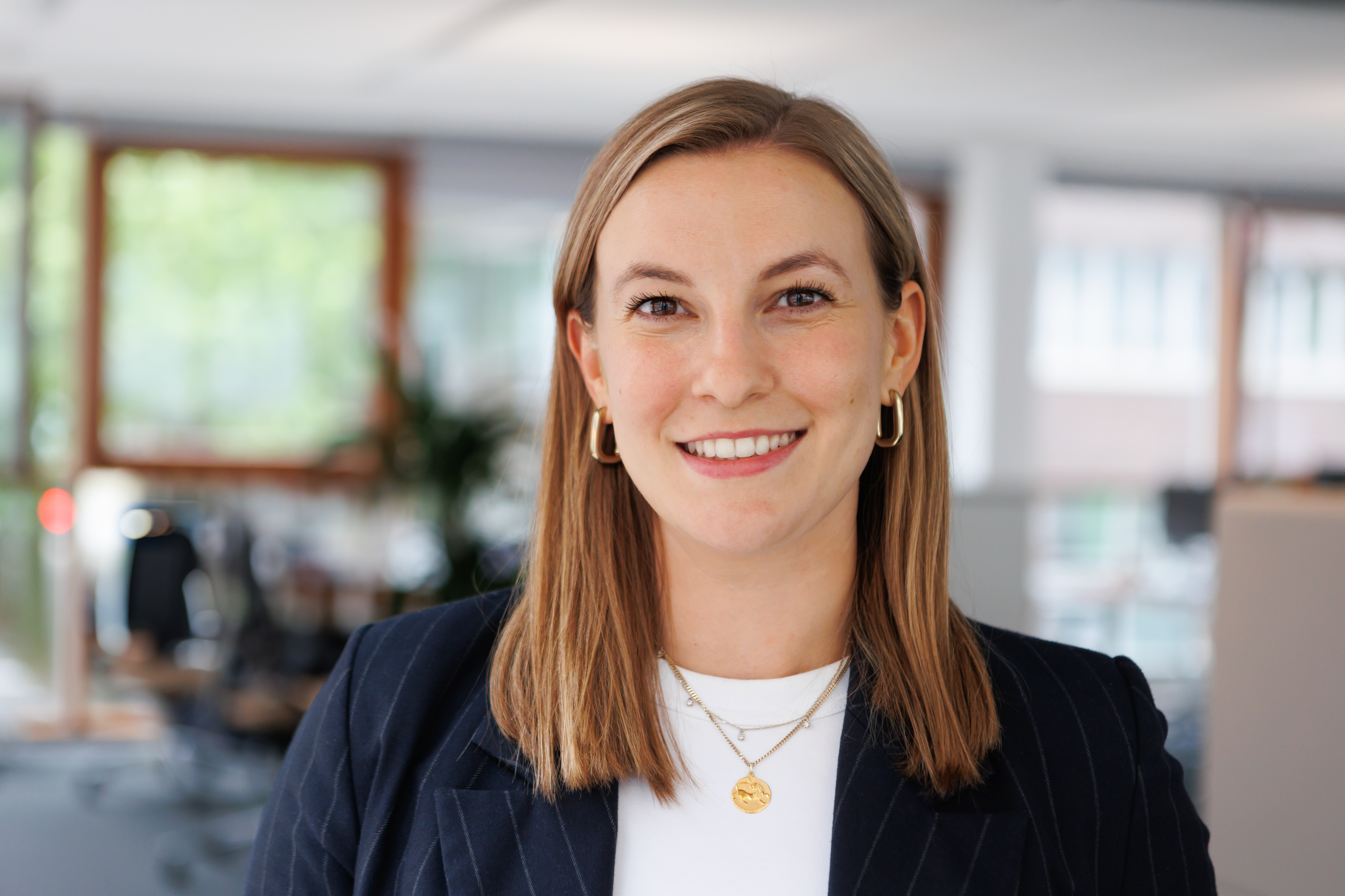 AH THREE E Fabienne 3825 (2)